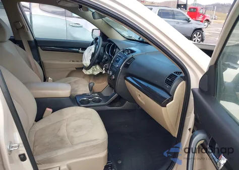 2011 Kia Sorento Lx V6 из США, поврежденный, VIN 5XYKTDA27BG130555